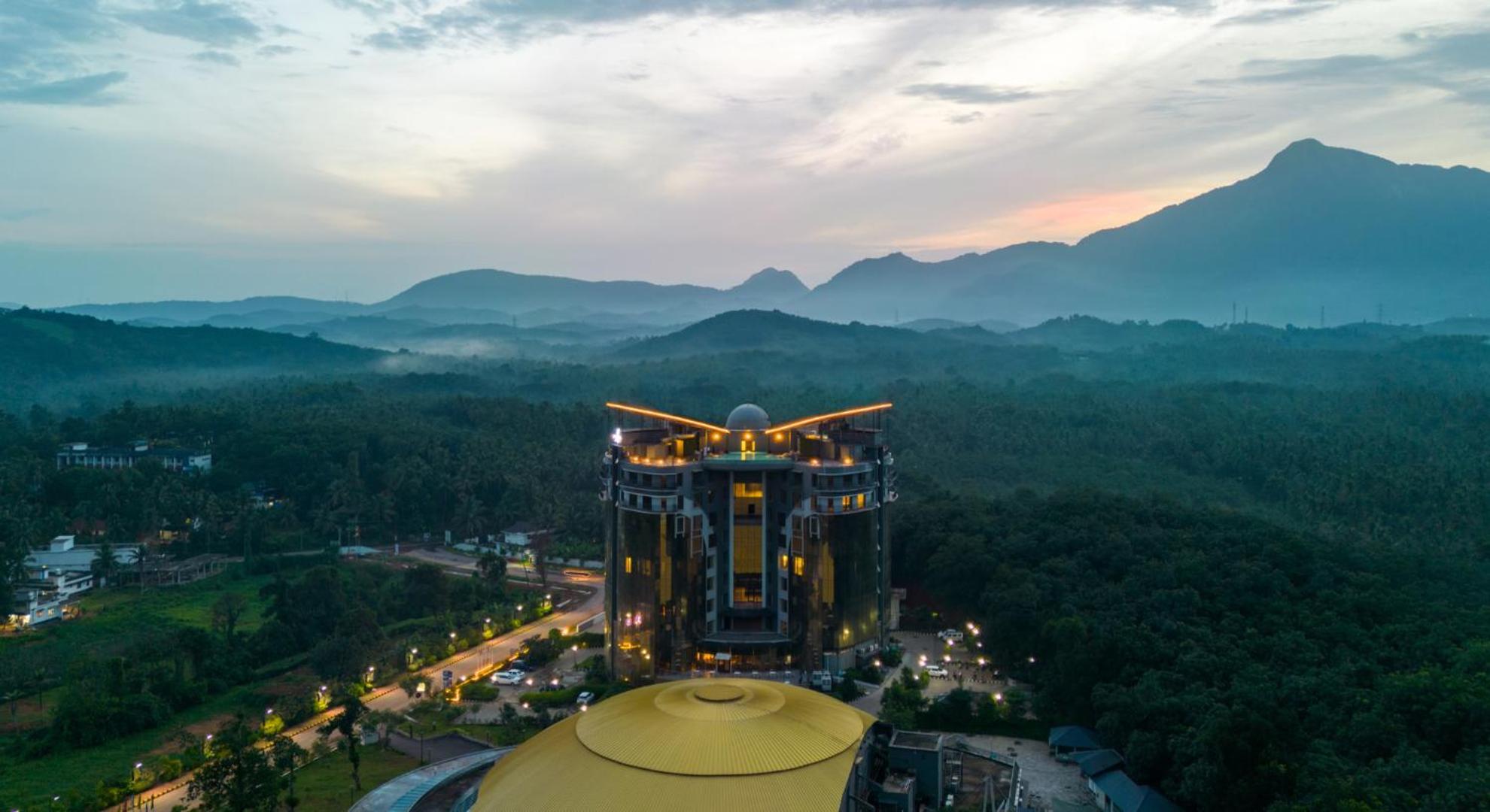Fezinn Hotel - Best Wayanad Hotel In 2024 Kozhikode Buitenkant foto