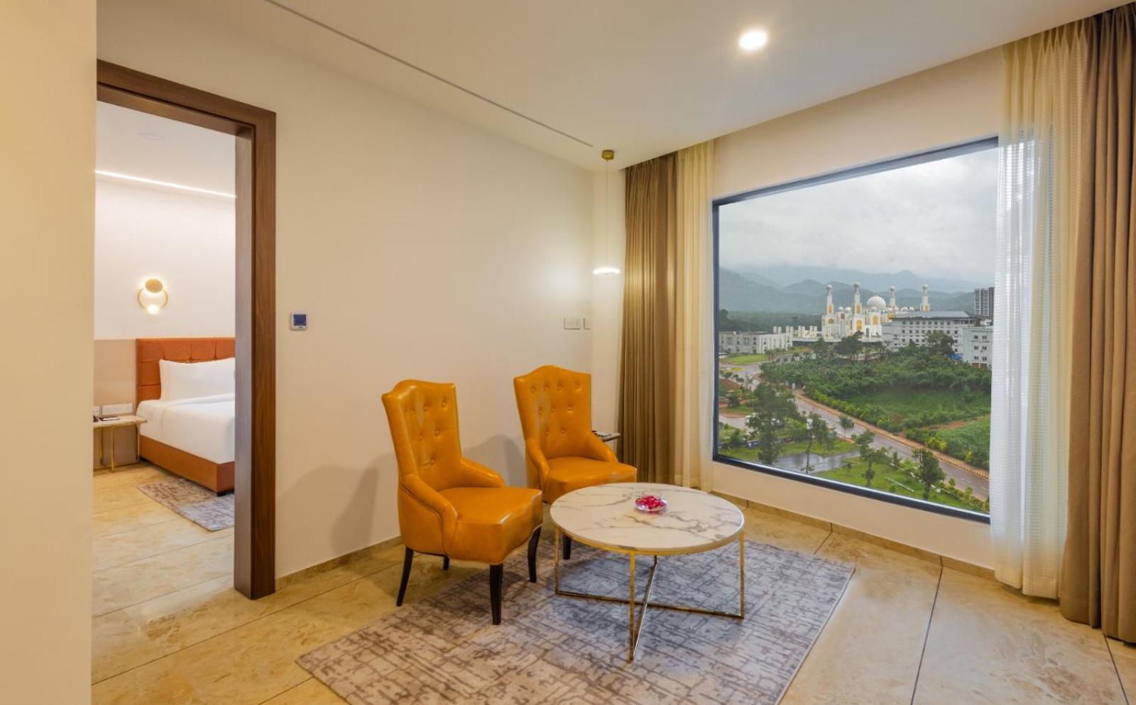 Fezinn Hotel - Best Wayanad Hotel In 2024 Kozhikode Buitenkant foto